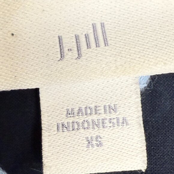 EUC Women's J. JILL 1-Pocket Button Down Oversized Shirt Embroidered | Size XS - Picture 5 of 8